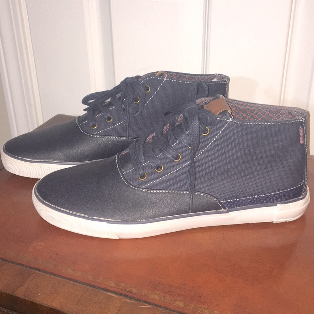 Navy canvas and leather chukkas! Ben Sherman!!
